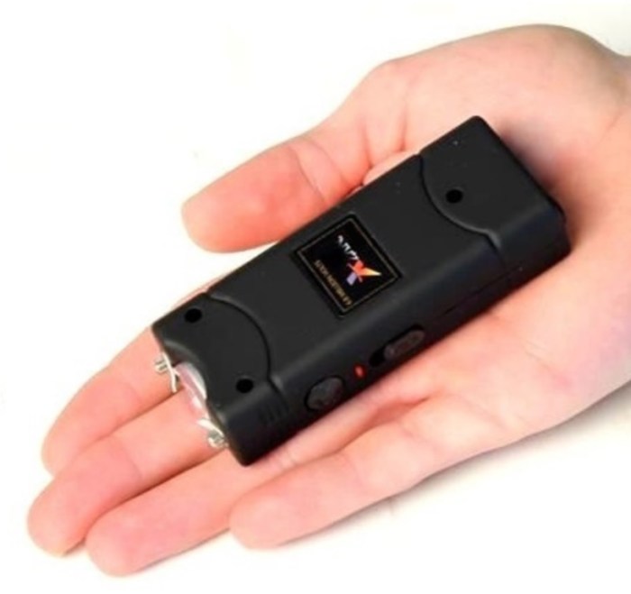 taser-shocker-led-compact-tazer-puissant-9-800-000-volts